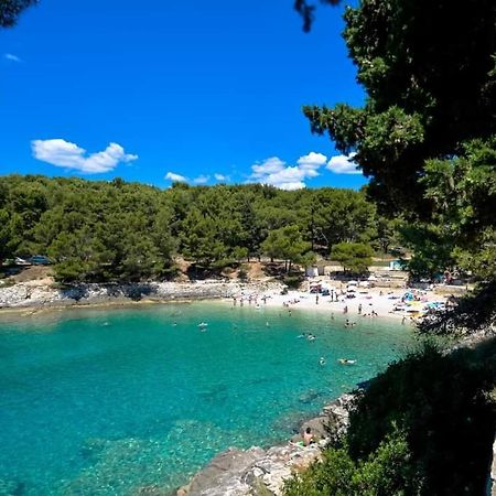 Apartment Zorika Near The Beach Pula Exterior foto