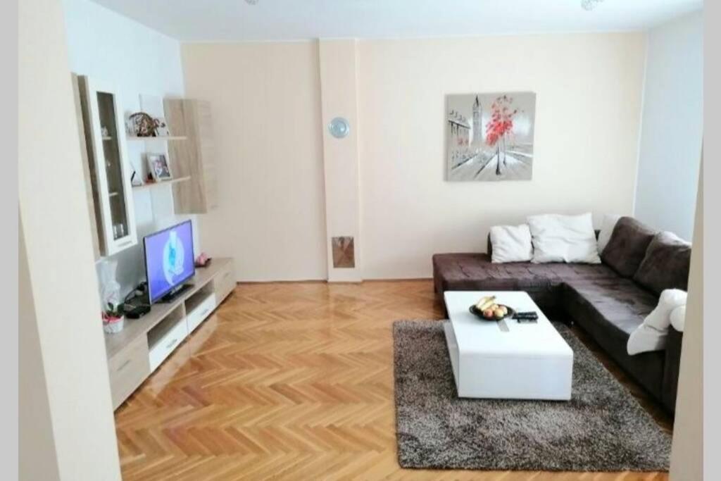 Apartment Zorika Near The Beach Pula Exterior foto