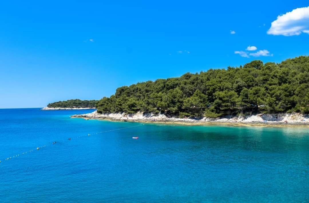 Apartment Zorika Near The Beach Pula Exterior foto
